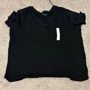 Ava & Viv Black V-Neck Short Sleeve Tee